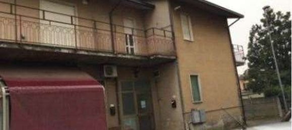 2 rooms Apartment in Lungavilla, Italy No. 182908 4