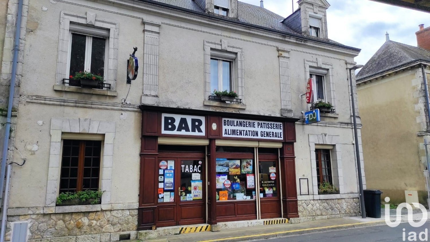 Propiedad comercial en Channay-sur-Lathan, France 280 m² No. 231949