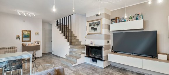 7 rooms Villa in Luni, Italy No. 33227 2