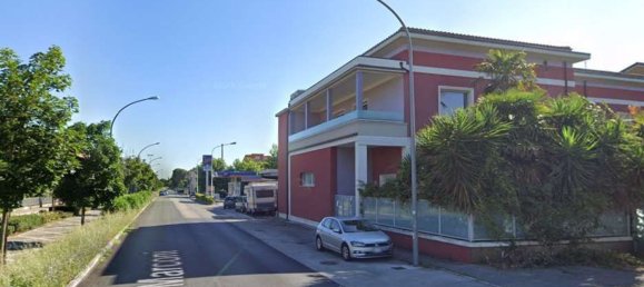 10غرفة شقة في Chiaravalle, Italy رقم 10646 7