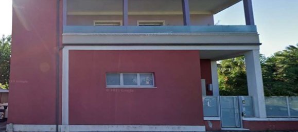 10غرفة شقة في Chiaravalle, Italy رقم 10646 10