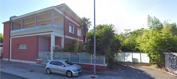 10غرفة شقة في Chiaravalle, Italy رقم 10646 3