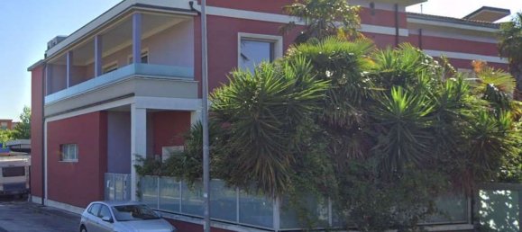 10غرفة شقة في Chiaravalle, Italy رقم 10646 11