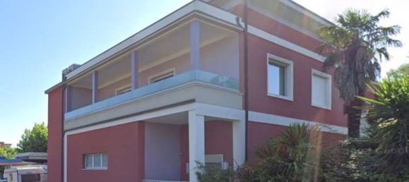 10غرفة شقة في Chiaravalle, Italy رقم 10646 5