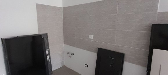 121m² Commercial property in Poggibonsi, Italy No. 257735 12