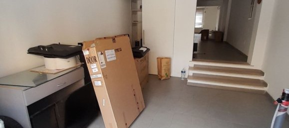 121m² Commercial property in Poggibonsi, Italy No. 257735 3