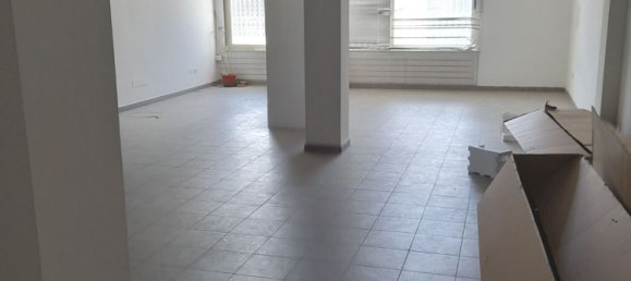 121m² Commercial property in Poggibonsi, Italy No. 257735 6