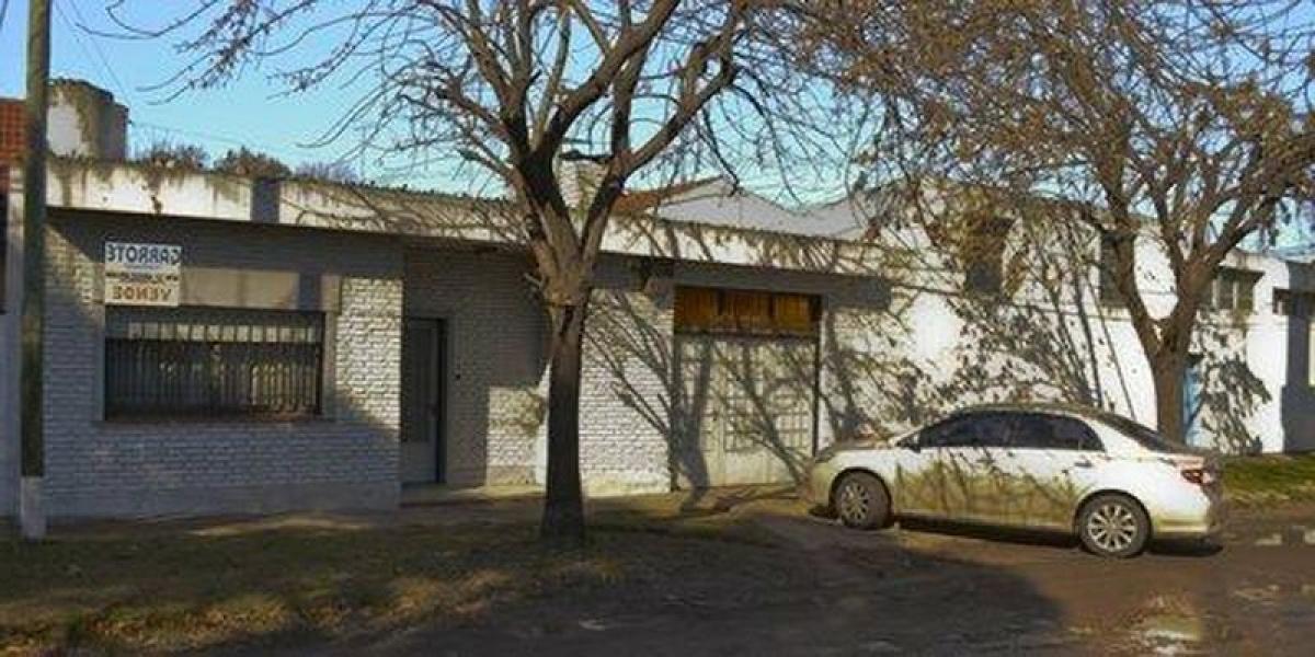  Commercial property in Lomas de Zamora, Argentina No. 28015