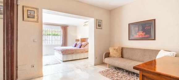 4 bedrooms Villa in Marbella, Spain No. 186100 26