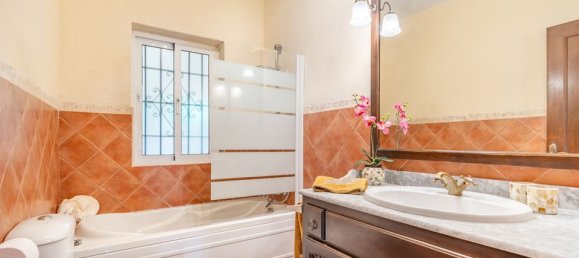 4 bedrooms Villa in Marbella, Spain No. 186100 6