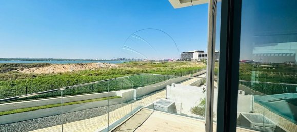 3 bedrooms Villa in Yas Island, UAE No. 29165 2