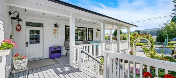 3 bedrooms House in British Columbia, Canada No. 219 4