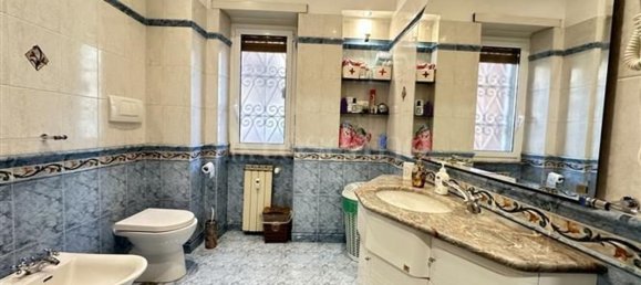 5 rooms Apartment in Rome, Italy No. 181962 9