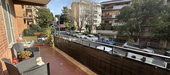 5 rooms Apartment in Rome, Italy No. 181962 15