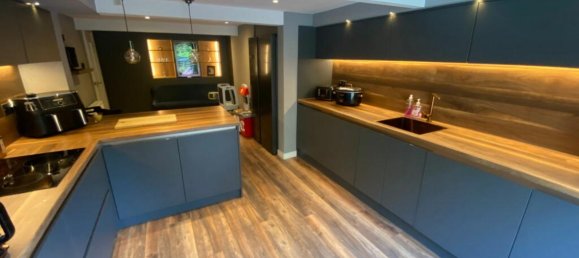 3 bedrooms House in Oldham, United Kingdom No. 2094 5