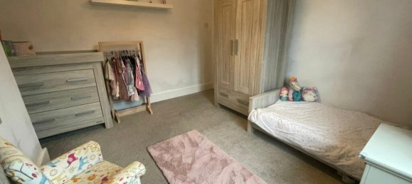 3 bedrooms House in Oldham, United Kingdom No. 2094 9