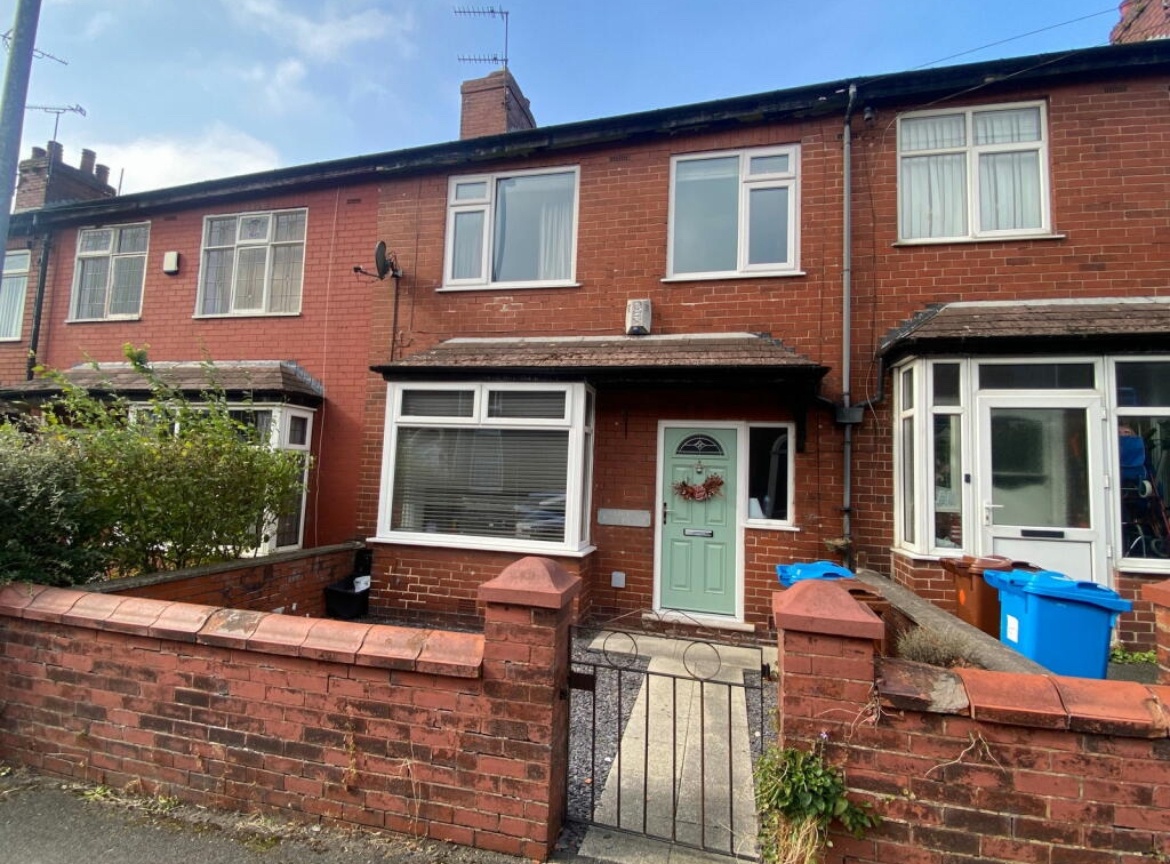 3 bedrooms House in Oldham, United Kingdom No. 2094