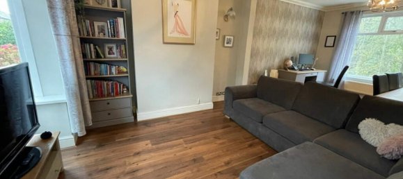 3 bedrooms House in Oldham, United Kingdom No. 2094 2