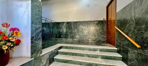 2 rooms Apartment in Naples, Italy No. 30939 12