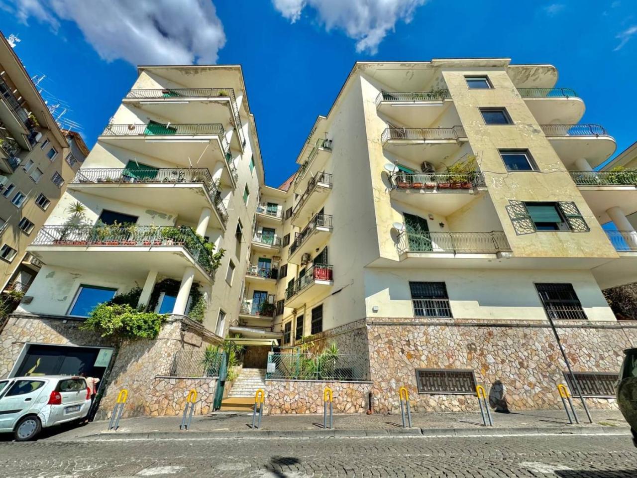 2 rooms Apartment in Naples, Italy No. 30939