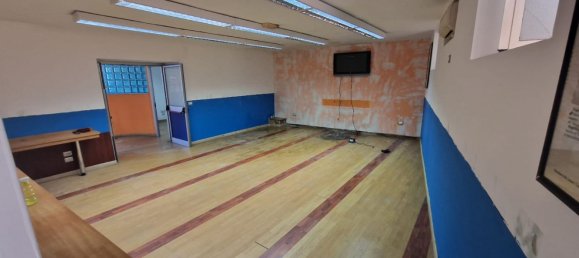 130m² Commercial property in Pozzuoli, Italy No. 344346 3