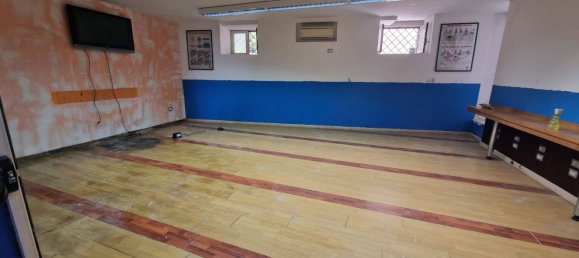 130m² Commercial property in Pozzuoli, Italy No. 344346 5