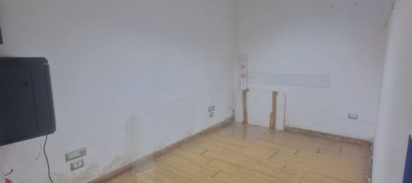130m² Commercial property in Pozzuoli, Italy No. 344346 11
