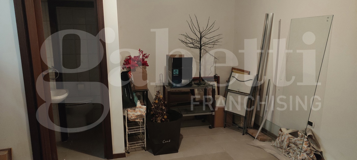 1 room Commercial property in Tagliacozzo, Italy No. 289047