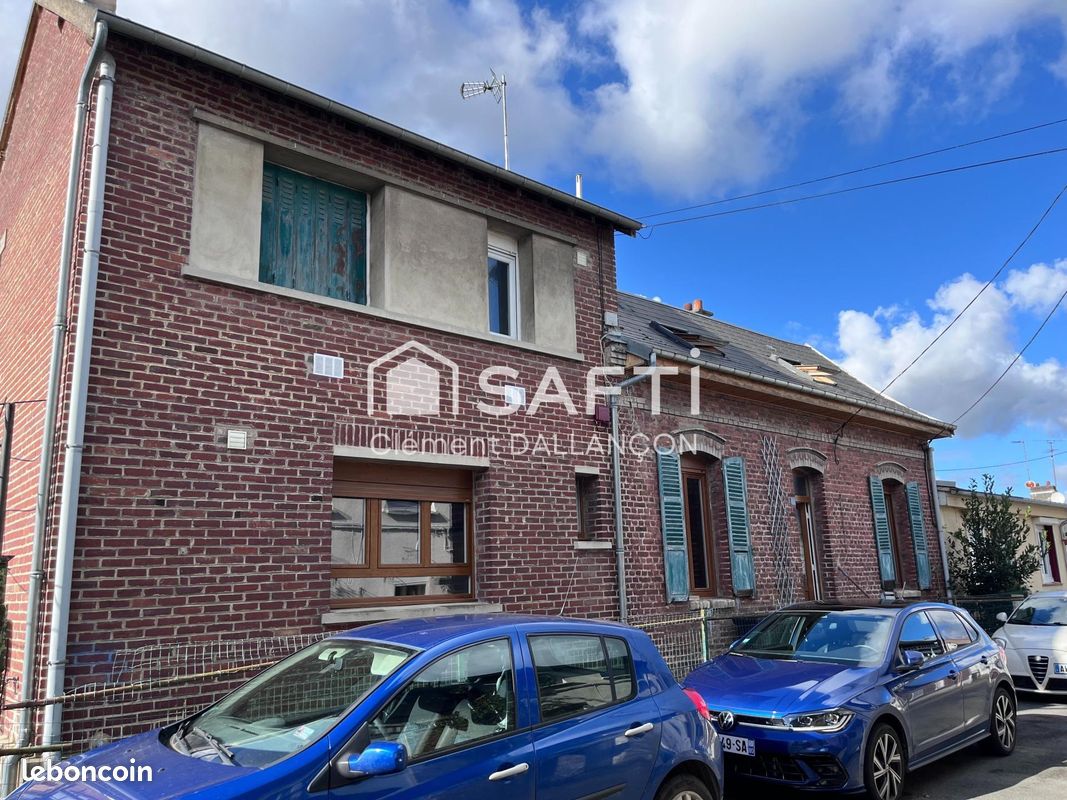 Casa de 4 dormitorios en Ham, France No. 50073