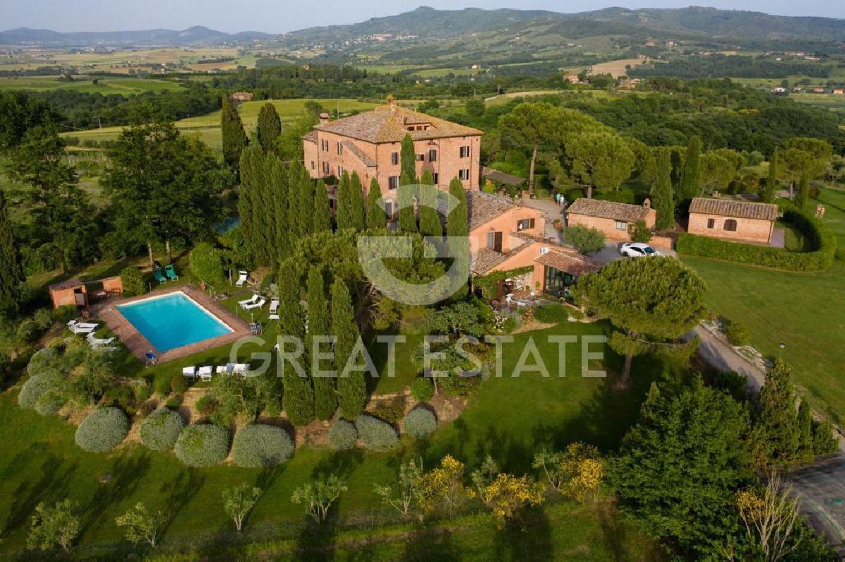 17 bedrooms Villa in Castiglione del Lago, Italy No. 291149