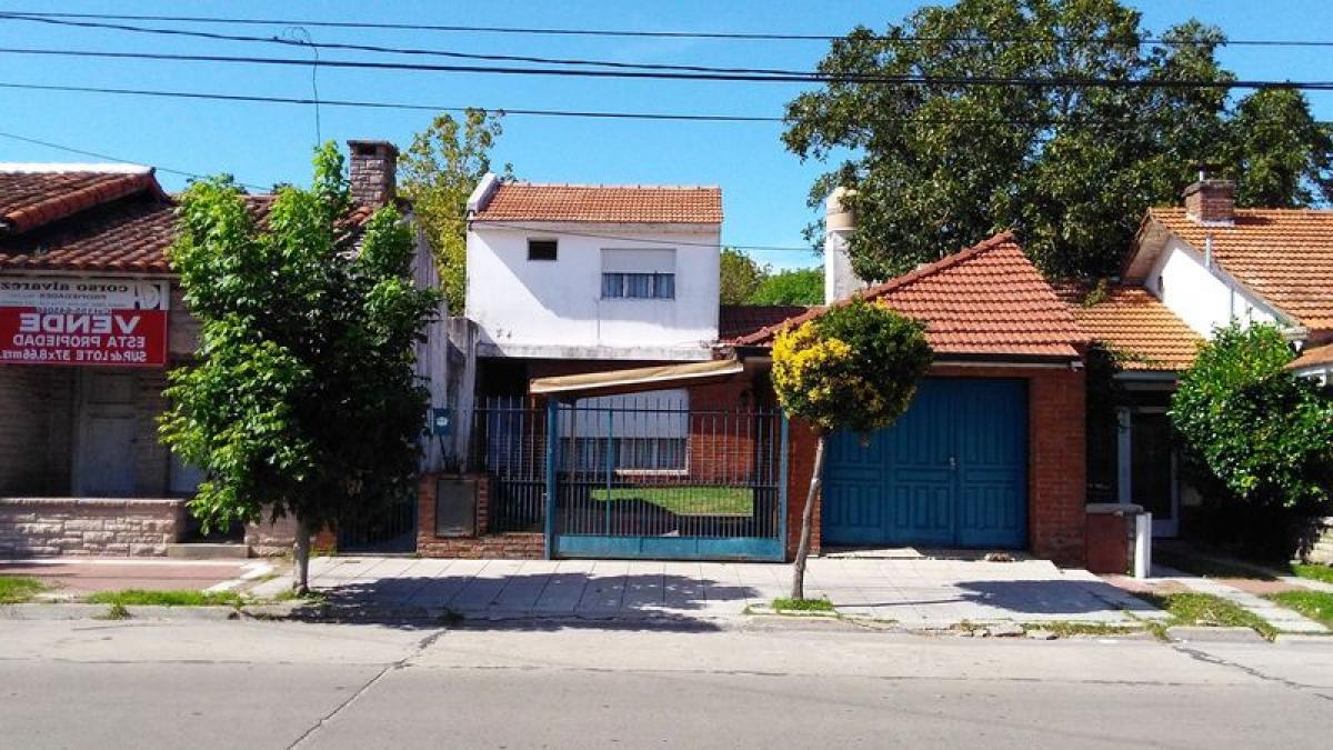3 bedrooms House in Mar del Plata, Argentina No. 71802