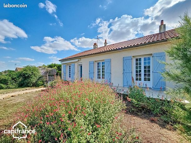 3 bedrooms House in Deux-Sevres, France No. 313537