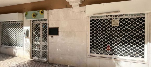 40m² Commercial property in Rio de Mouro, Portugal No. 277132 3