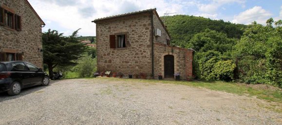 Studio in Montecatini Val di Cecina, Italy No. 226 4