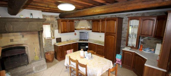 Studio in Montecatini Val di Cecina, Italy No. 226 5