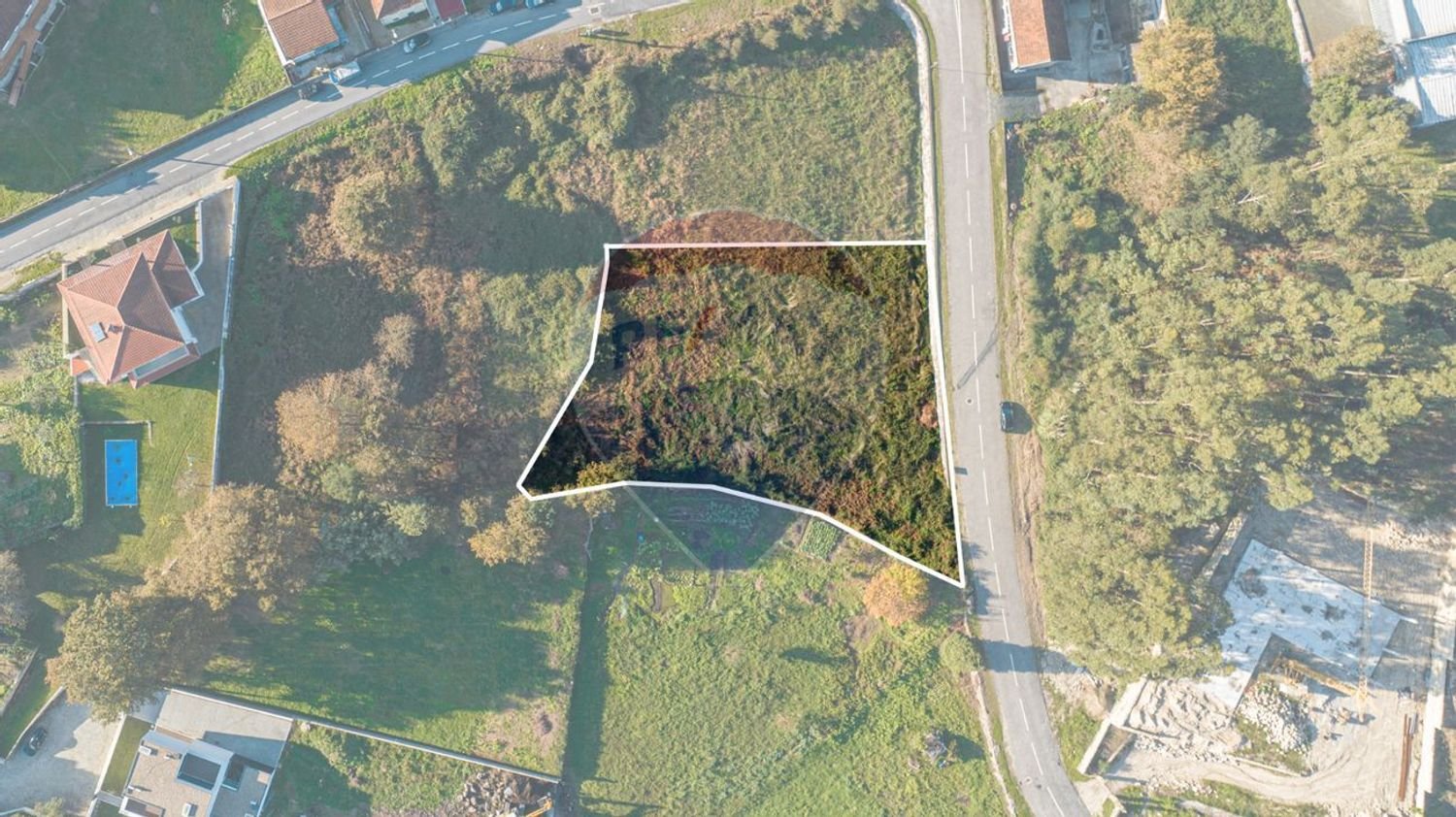 2050m² Land in Pacos de Ferreira, Portugal No. 83674