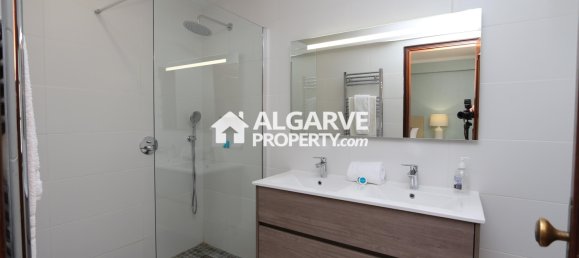 4 غرف نوم فيلا في Quarteira, Portugal رقم 107007 56