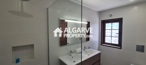 4 غرف نوم فيلا في Quarteira, Portugal رقم 107007 59