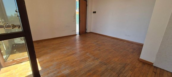 3 rooms Apartment in Ancona, Italy No. 297834 3