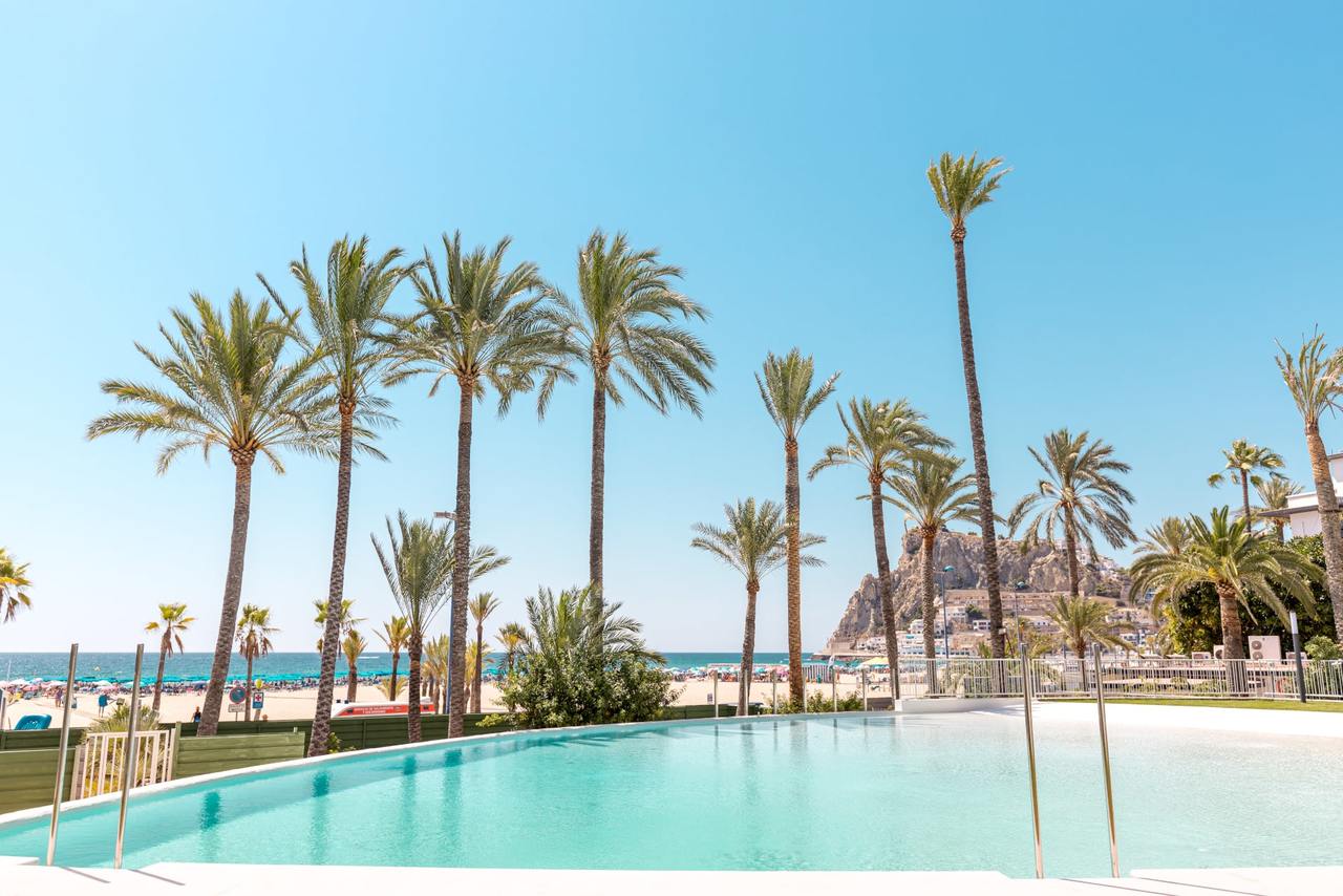 Apartamento de 2 dormitorios en Benidorm, Spain No. 4148