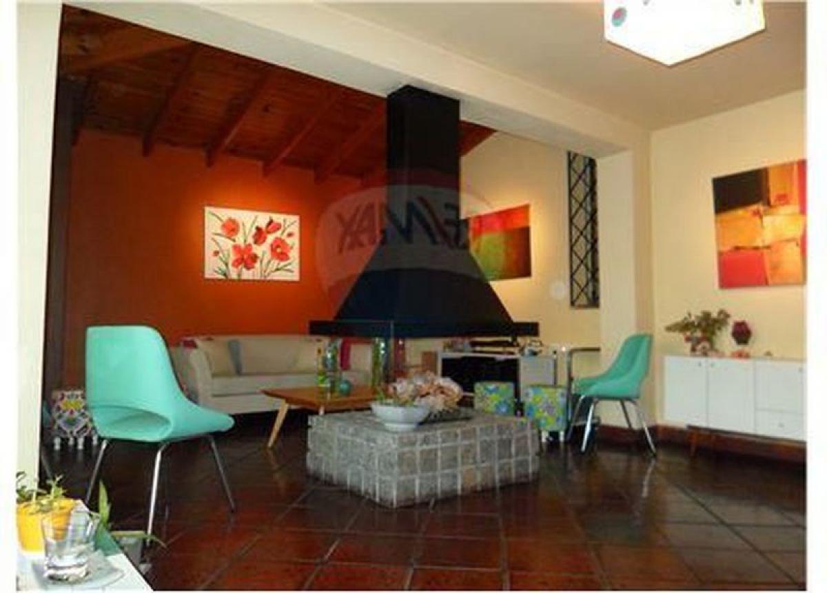 Studio in Tres de Febrero, Argentina No. 17694