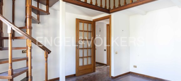 3 bedrooms Apartment in Naples, Italy No. 102294 16