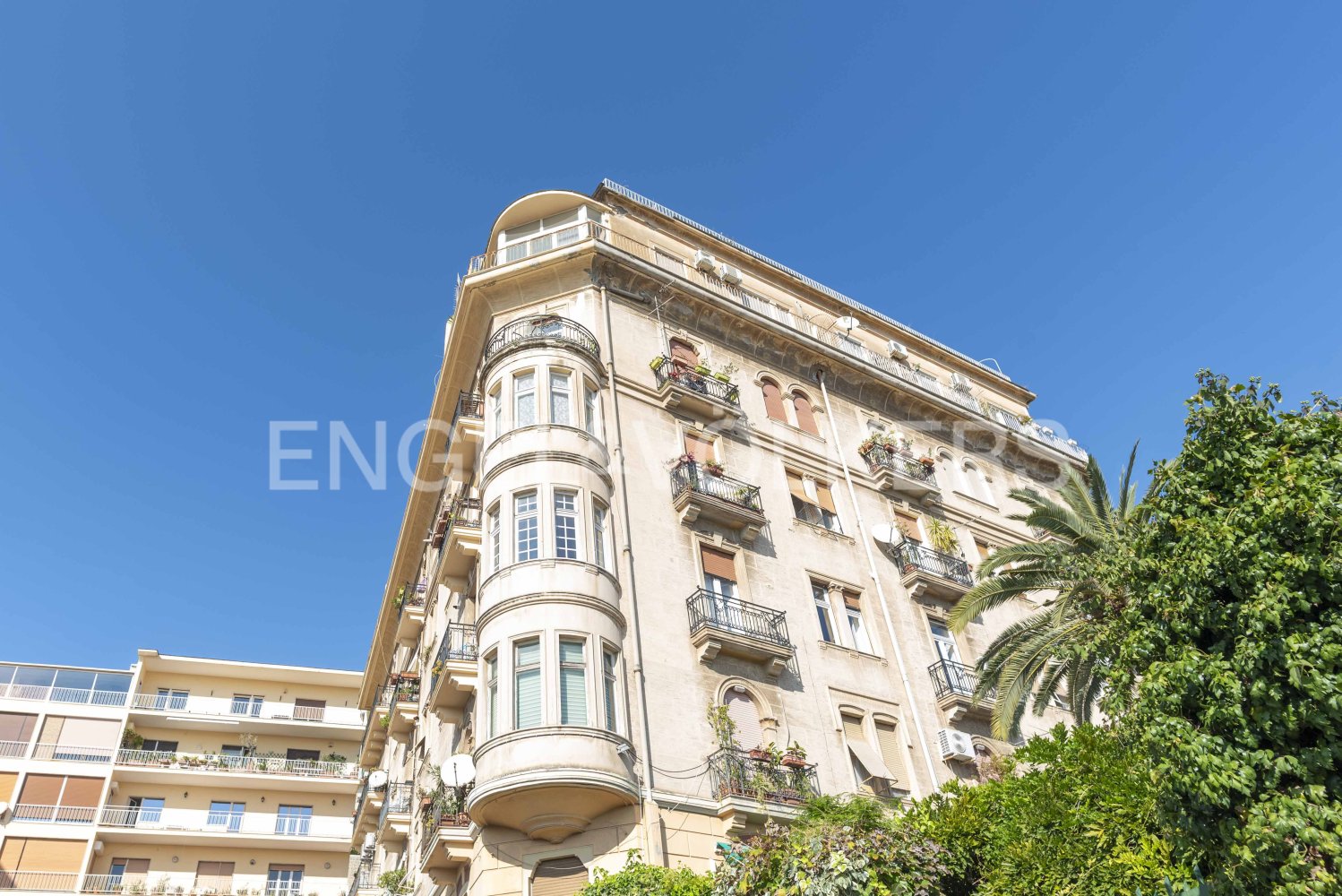 3 bedrooms Apartment in Naples, Italy No. 102294