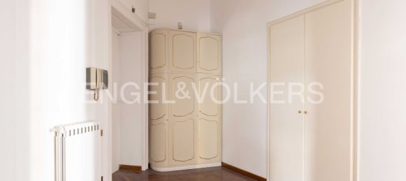 3 bedrooms Apartment in Naples, Italy No. 102294 3