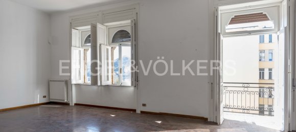 3 bedrooms Apartment in Naples, Italy No. 102294 8