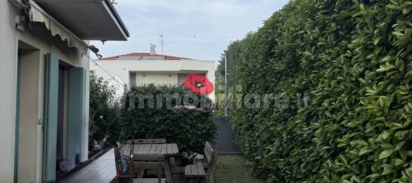 3 Schlafzimmer Villa in Venice, Italy, Nr. 280982 9