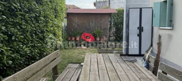 3 Schlafzimmer Villa in Venice, Italy, Nr. 280982 3