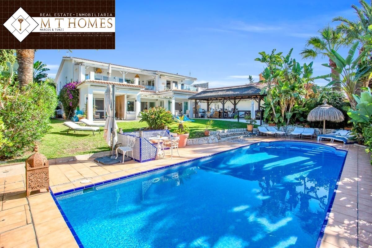 6 bedrooms Villa in Marbella, Spain No. 55720