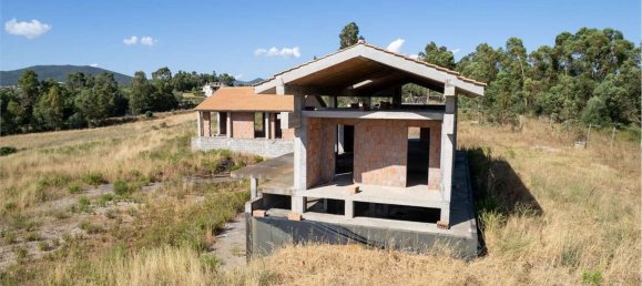 Дом с 10 комнатами в Монтальто ди Кастро, Италия № 260587 3