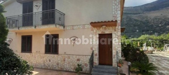 4 bedrooms Villa in Carini, Italy No. 328618 2